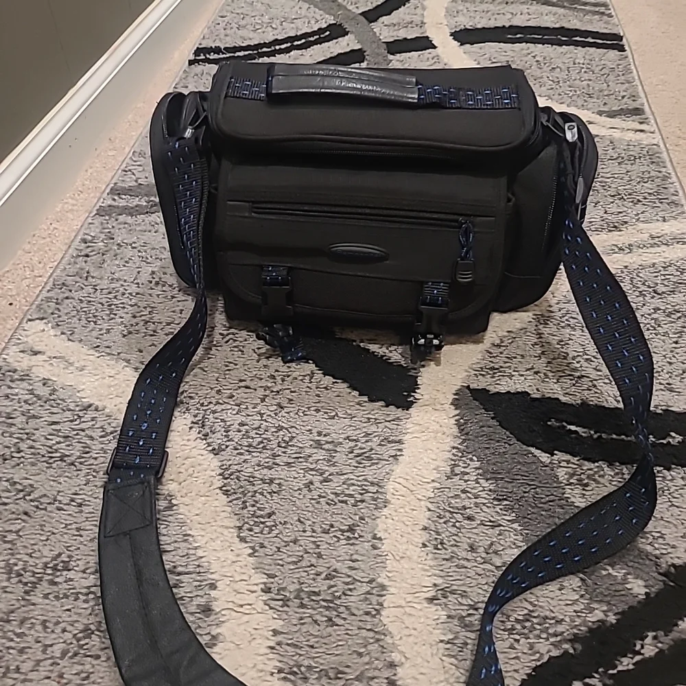 Vintage Black Samsonite Camera Bag W/blue Dots And Strap
